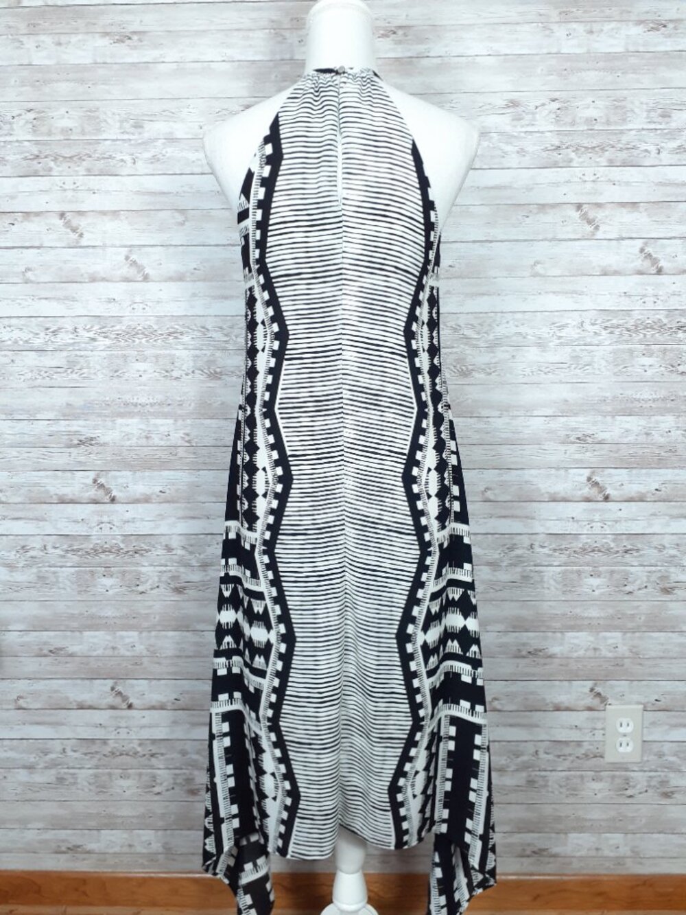 Peyton Jensen Evereve Mika Midi Dress XS Halter Neckline Handkercheif Hem 940A - Picture 4 of 8
